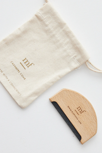 wooden depilling comb