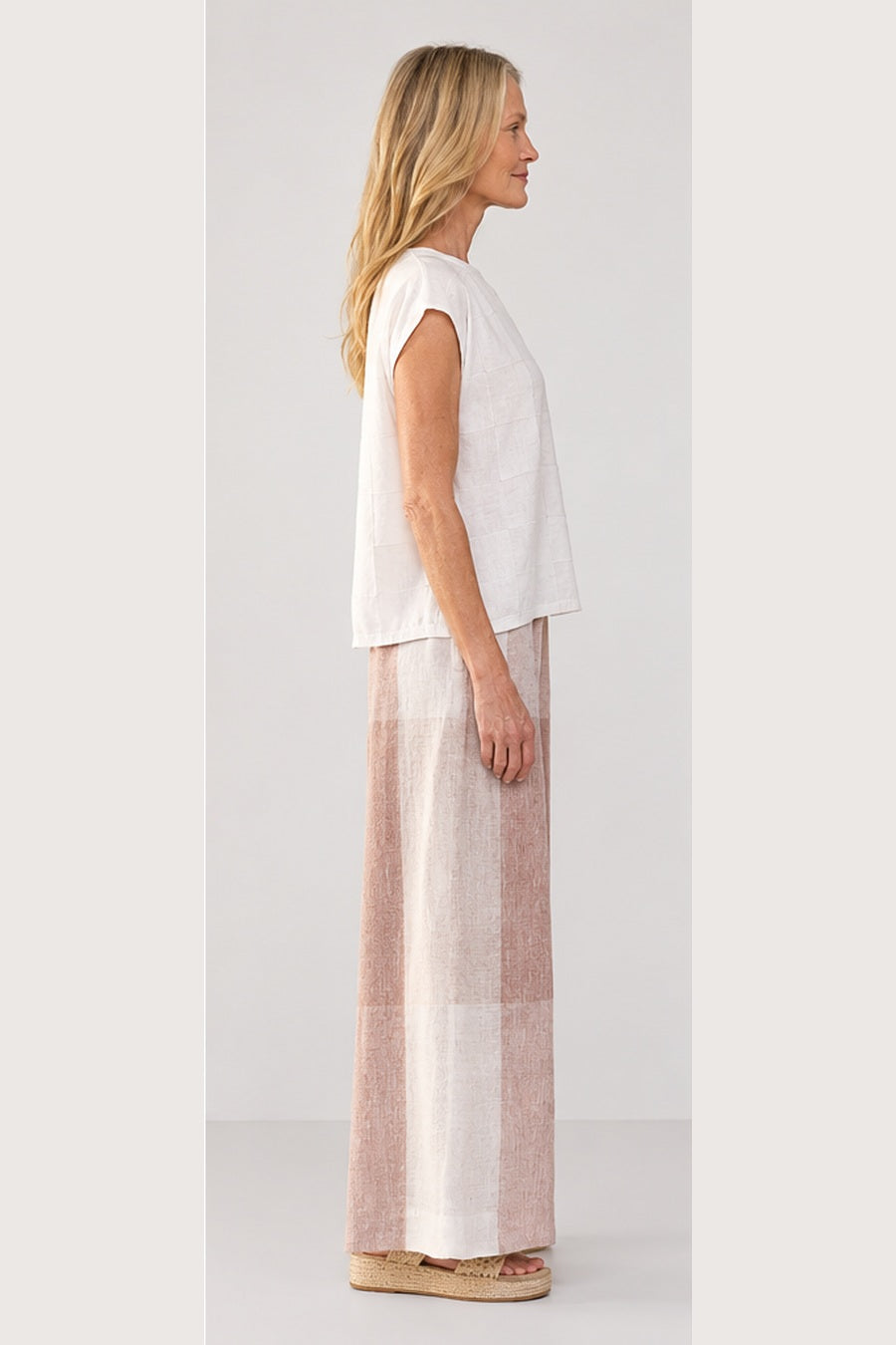 POL Clothing Naia Check Tee in White, worn - side showing the cap sleeve